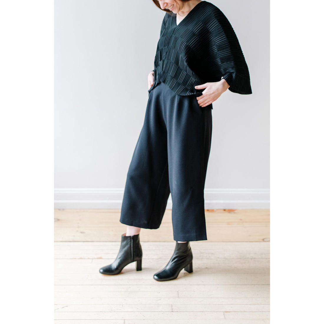 Kaarem Bambu Split Leg Pant in Black Blue