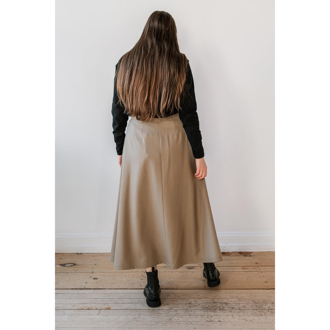 Sayaka Davis Flared Long Skirt in Beige