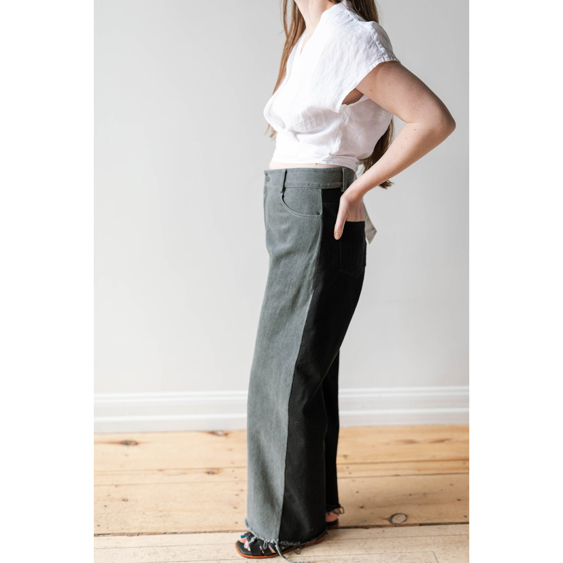 Nomia Two Tone Wide Leg Jeans in Grey / Black