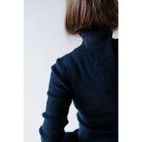 Extreme Cashmere Skin Turtleneck in Navy