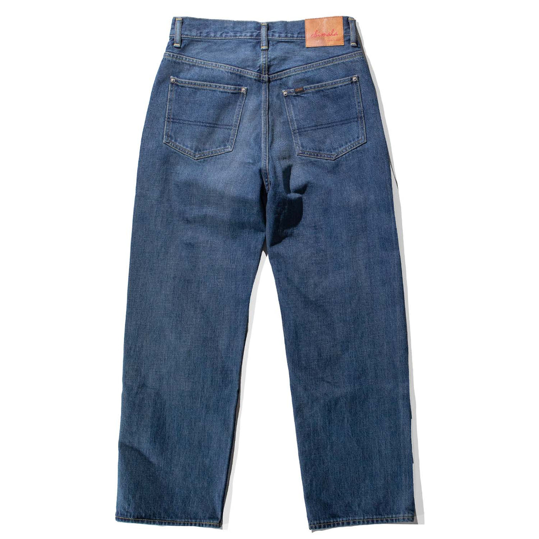 Chimala Narrow Straight Cut in Medium Wash