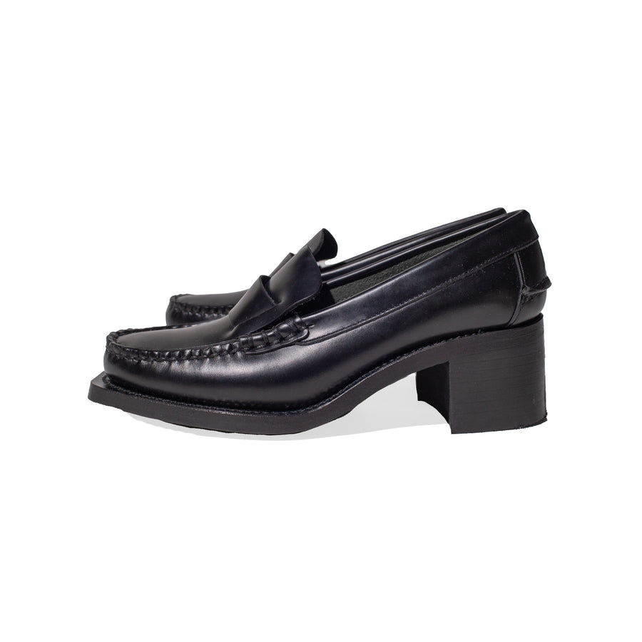 Hereu Sineu Heeled Loafer in Black