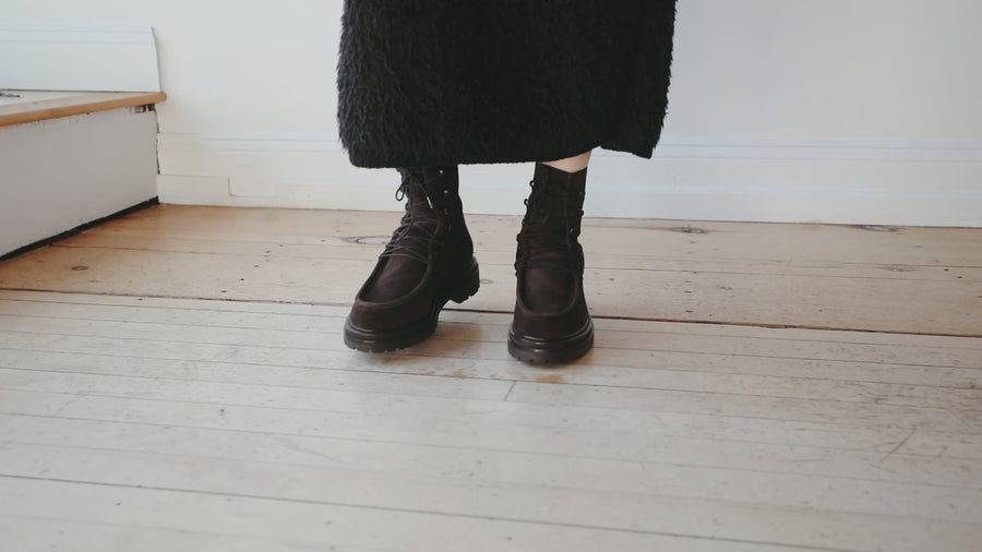 Legres College Boots in Suede in Brown